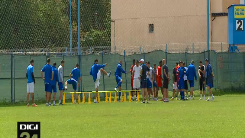 Corona ramane fara fotbal Imagine