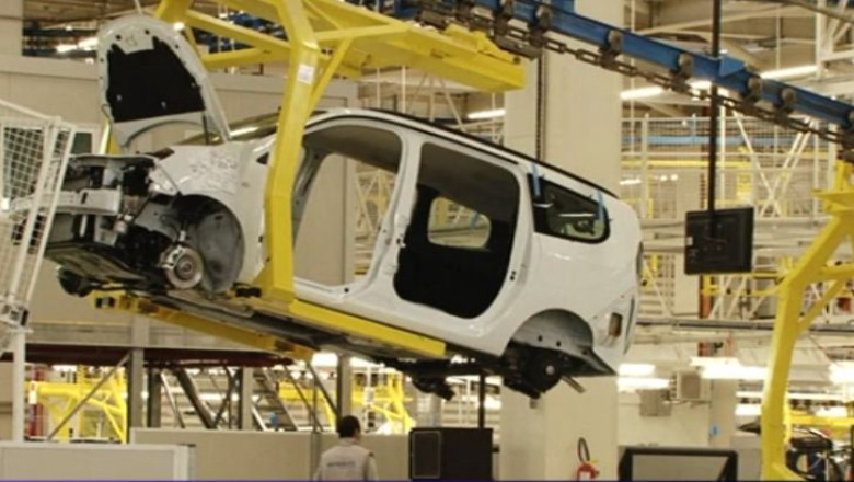 Costul transportului unui automobil Dacia de la fabrica pana in port: Romania – 98 de euro, Maroc – 14 euro Imagine