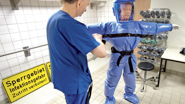 Costume de protectie impotriva Ebola, cumparate la Cluj Imagine