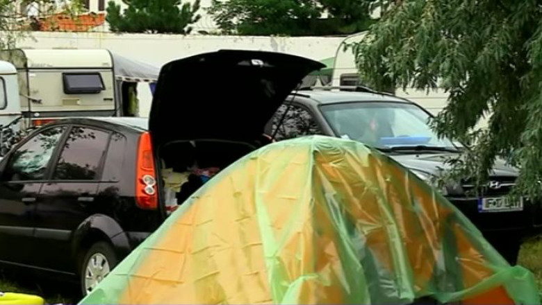 Costurile vacantei cu cortul pe litoralul romanesc Imagine