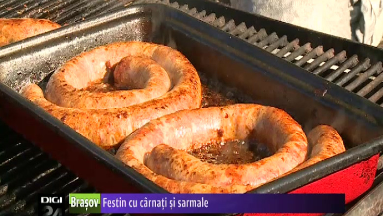 COVASNA. Festin cu carnati si sarmale, gatite dupa retete traditionale Imagine