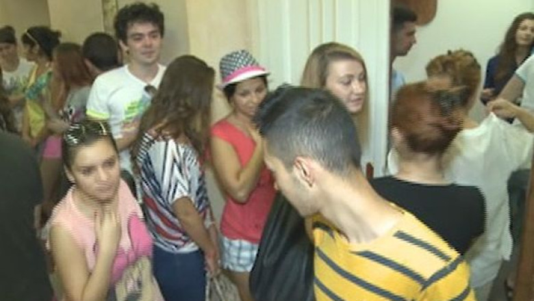 Cozi cu "picati" la examenele grila de la Medicina Imagine