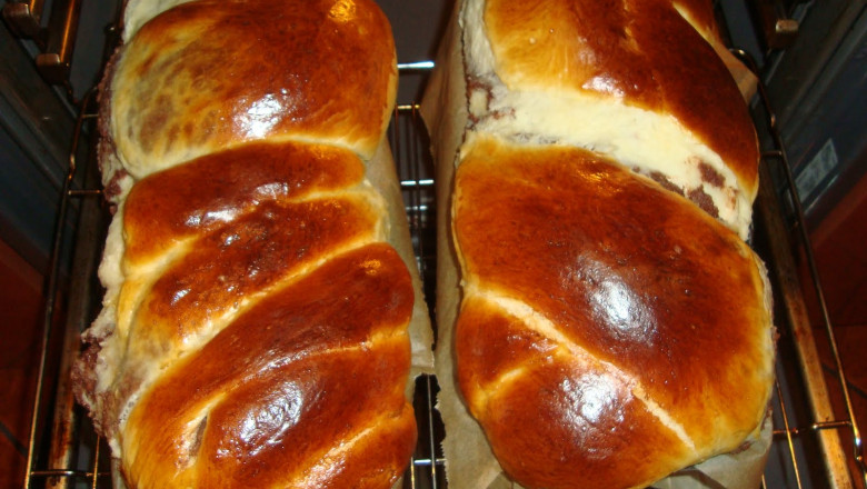 Cozonacii romanesti doriti de straini. 2 milioane de cozonaci romanesti au fost comandati peste hotare Imagine