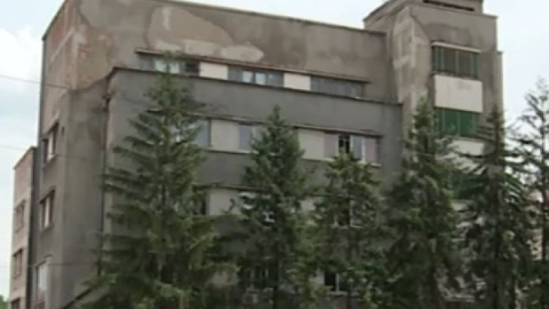 CRAIOVA. Policlinica evacuata din sediu. Casa de Pensii a castigat in instanta cladirea Imagine
