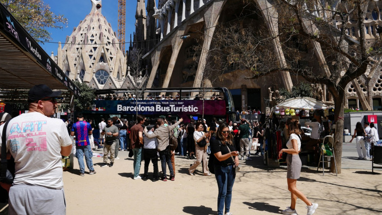 Creste taxa turistica pentru Barcelona. Care e diferenta dintre taxa regionala si cea de oras si cati bani vor plati vizitatorii Imagine