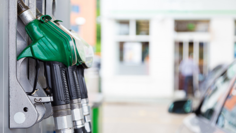 Cresterea preturilor la carburanti: Ciuca cere ministrilor sa verifice cum s-a ajuns la aceste preturi Imagine