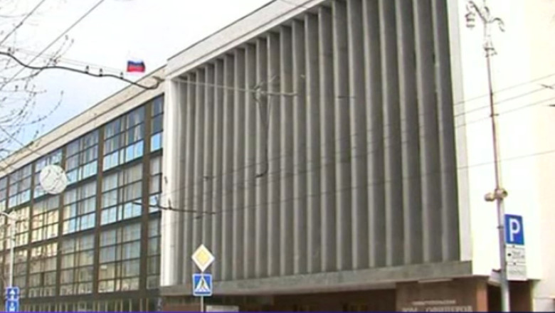 Crimeea. Cozi pentru obtinerea de pasapoarte rusesti in schimbul celor ucrainene Imagine