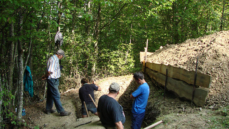 Crimele comunismului. Cercetari pentru gasirea ramasitelor lui Alexandru Macavei, a carui familie detinea o mina de aur Imagine