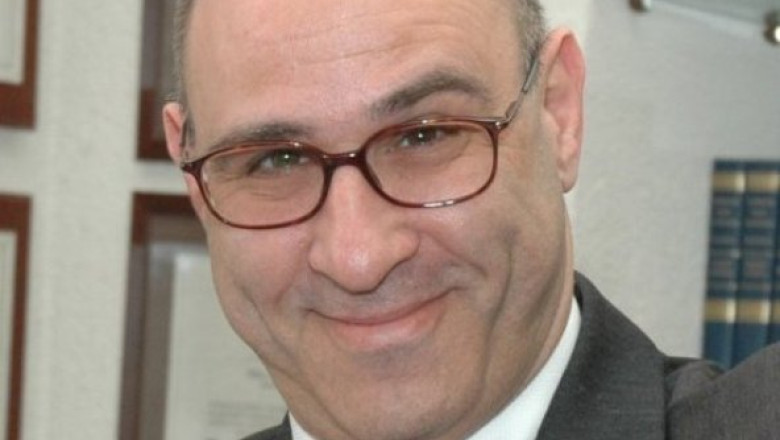 Crin Antonescu ramane fara directorul de campanie Niels Schnecker Imagine