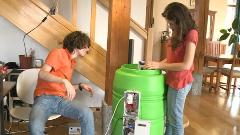 Cristale create in butoiul cu muraturi de doi liceeni din Timisoara Imagine