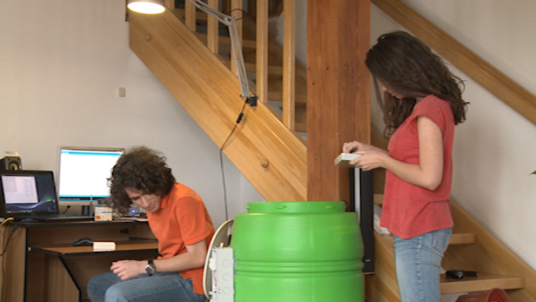 Cristale create in butoiul de muraturi Imagine