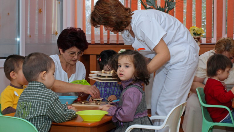 Criza de educatori in crese. Din cauza salariilor mici, tot mai multi angajati ies din sistem Imagine