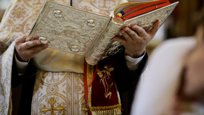 Criza de preoti intr-un judet din Oltenia. Mii de locuitori au ramas fara duhovnic: „E inchisa biserica! Saptamana cealalta ne ducem” Imagine