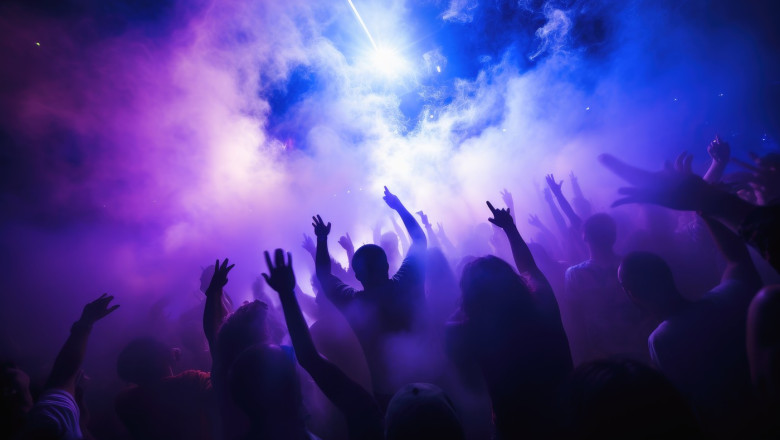 Criza drogurilor in Ibiza a adus serviciul de ambulanta in pragul colapsului. „Supercluburile”, inundate de turisti si droguri ieftine Imagine