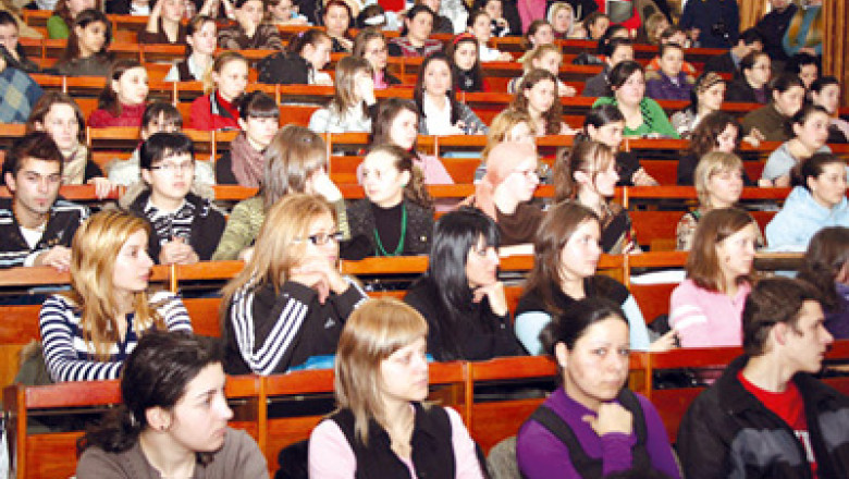 Criza elitelor. Mai putin de 14% dintre romani au studii superioare, mult sub media din UE Imagine