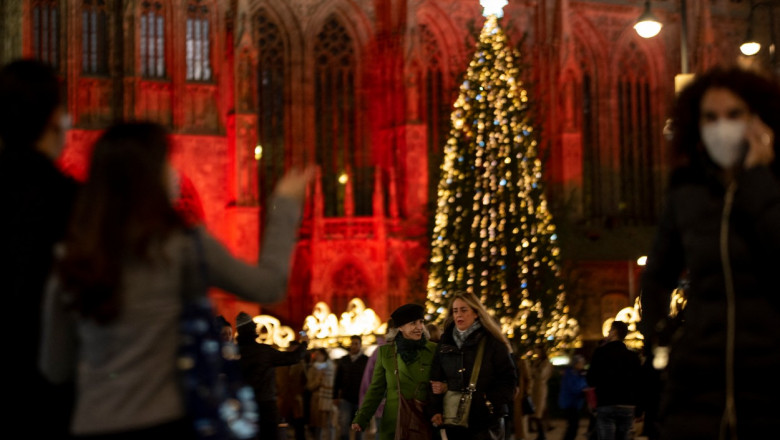 Criza energetica ia din stralucirea targurilor de Craciun din Europa. Cum sunt luminate in acest an Paris, Londra sau Viena Imagine