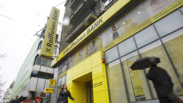 CRIZA FRANCULUI. Raiffeisen Bank scade dobanda la creditele in franci cu 0,5% Imagine