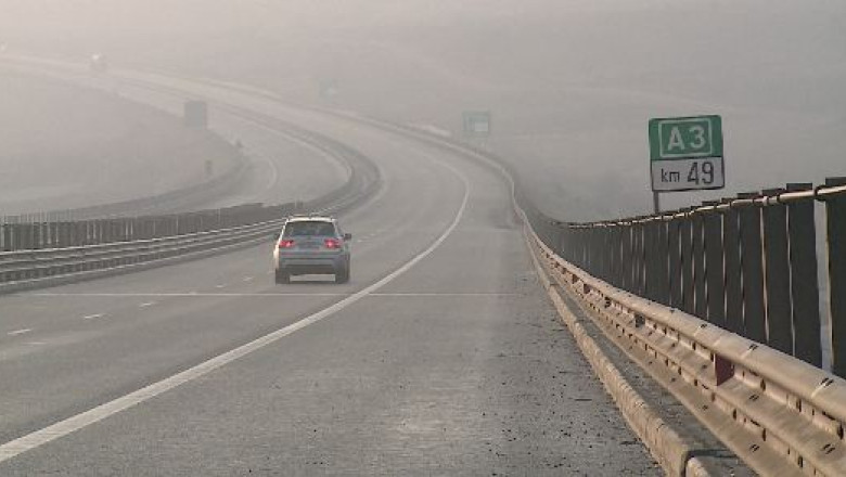Cu 200 km/h pe Autostrada Transilvania Imagine