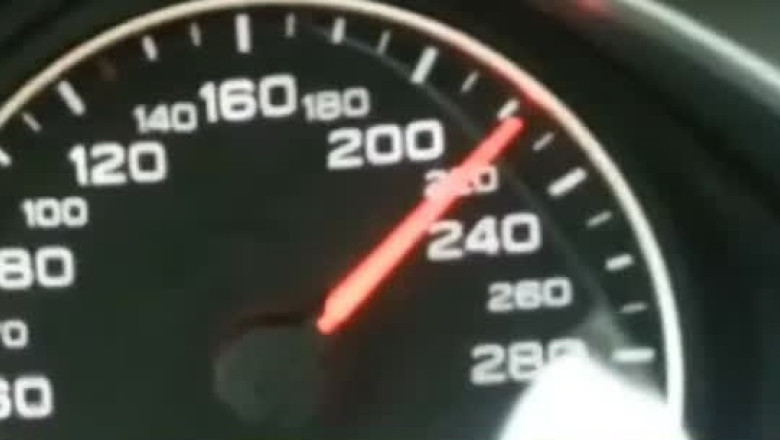 Cu 250 km/h pe autostrada Imagine