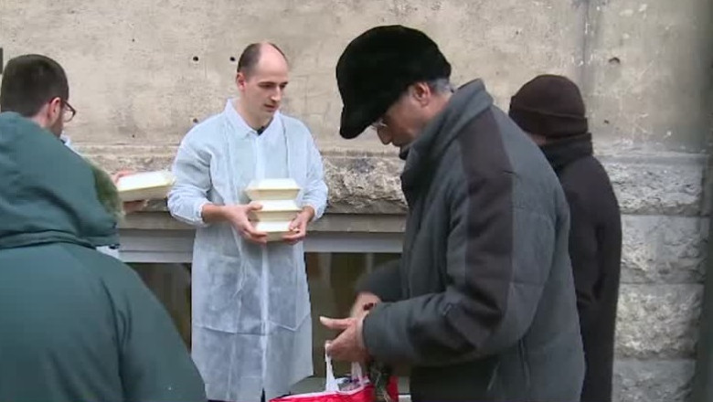 Cu bani putini si-o inima mare Imagine