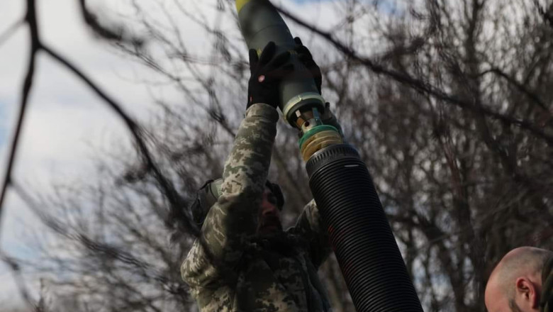 Cu cat isi propune Uniunea Europeana sa creasca productia sa anuala de obuze pentru a ajuta Ucraina Imagine