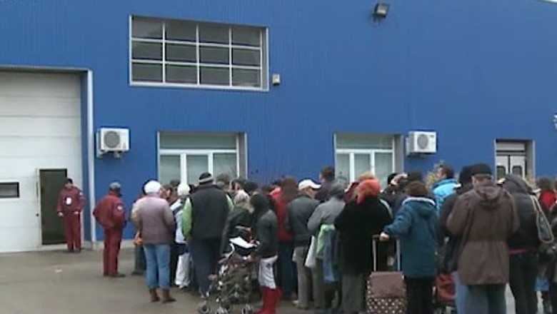 Cu noaptea-n cap, pentru ajutoarele de la UE. In Arad, 7.000 de persoane vor primi pachete cu alimente Imagine
