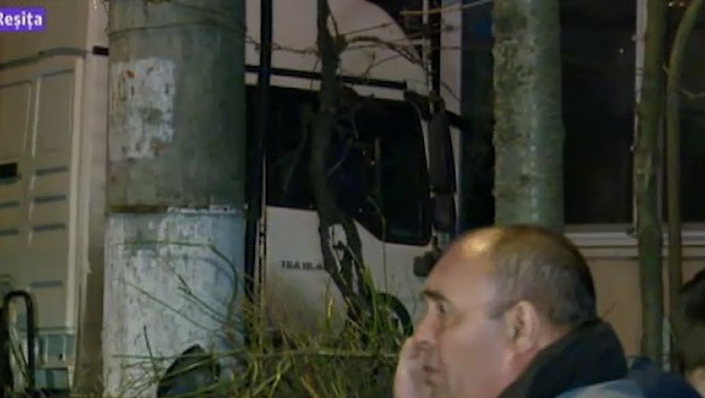 Cu tirul in bloc. Ce a provocat accidentul de la Resita, care este starea victimelor Imagine