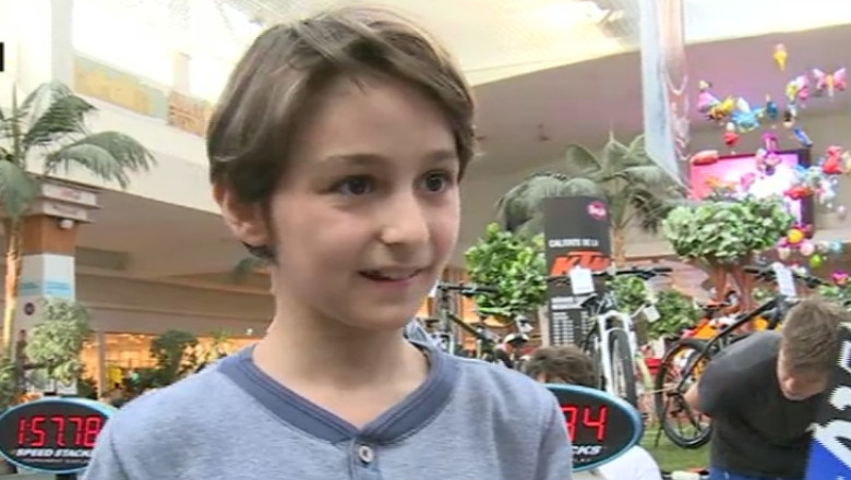 Cubul Rubik, vedeta la Cluj-Napoca. Cel mai tanar concurent a scos cel mai bun timp Imagine