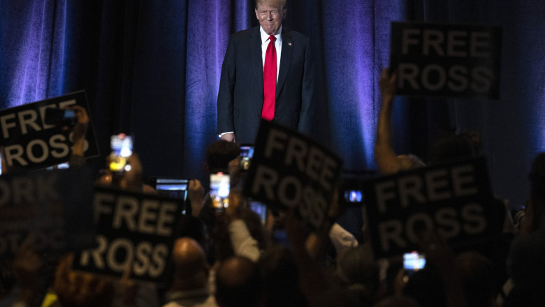 Cum a fost convins Donald Trump sa-l gratieze de Ross Ulbricht, creatorul Silk Road, cea mai mare piata online de droguri Imagine