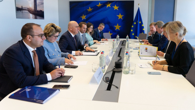 Cum a reusit Guvernul sa convinga CE sa accepte un deficit de 8,4% in 2025. Ilie Bolojan: Asta aduce incredere si predictibilitate Imagine