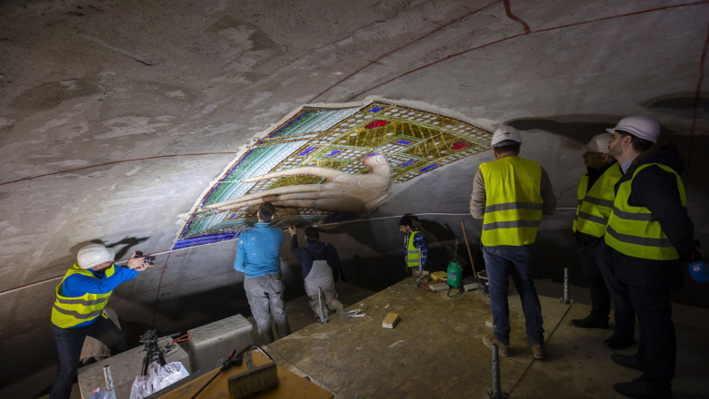 Cum arata icoana Pantocrator de 150 de metri patrati care este montata in Catedrala Nationala. Asamblarea mozaicului a durat 6 luni Imagine