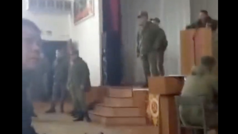 Cum arata mobilizarea intr-un centru de recrutare din Rusia: „De ce naiba urlati ca femeile? Joaca s-a terminat! Sunteti toti soldati!” Imagine