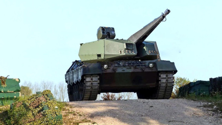Cum arata noul tanc-mutant pe care Ucraina il va folosi contra Rusiei. Este proiectat sa distruga drone si rachete Imagine