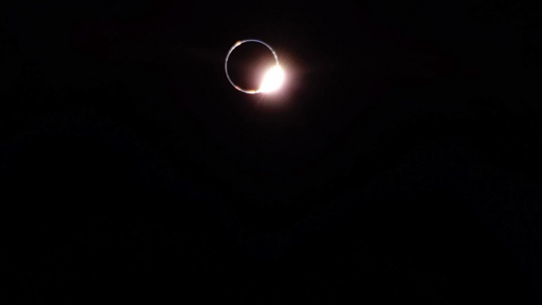 Cum arata o eclipsa de soare vazuta de pe Luna: imagini surprinse de sonda selenara Blue Ghost Imagine