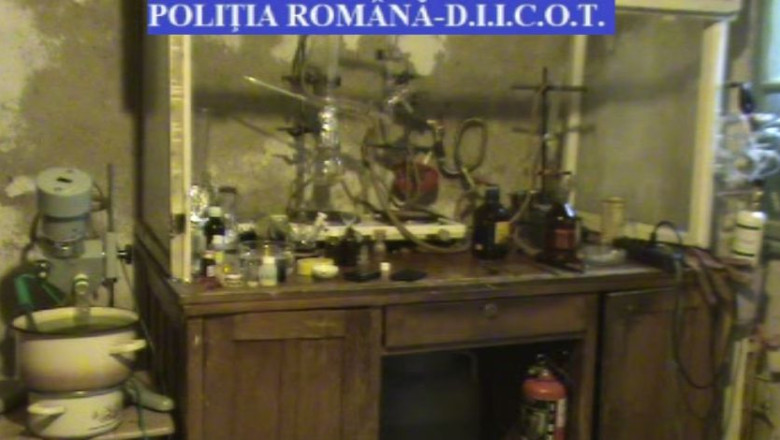 Cum arata un laborator clandestin de producere a drogurilor sintetice, descoperit in Timisoara Imagine