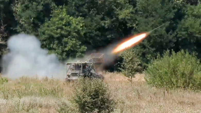 Cum au distrus ucrainenii un lansator de rachete rusesc: Au pandit drumul pe care se deplaseaza si au plantat mine cu drona Imagine