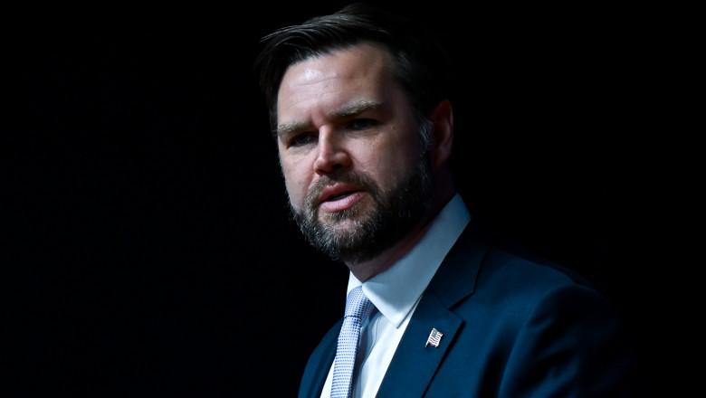Cum au transformat Rusia si SUA nationalismul intr-o sperietoare. Marc Champion: „Se cuvin multumiri in special lui JD Vance” Imagine