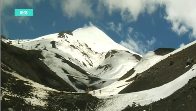 Cum este sa traiesti sub amenintarea unui vulcan? Orasul spectaculos despre care se spune ca e Mecca iubitorilor sporturilor extreme Imagine