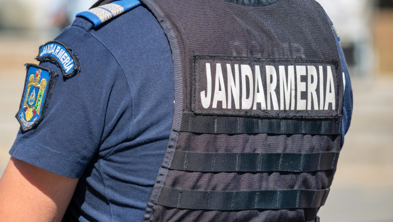 Cum explica Jandarmeria Capitalei folosirea unui spray lacrimogen impotriva politistilor la protestul din Piata Victoriei Imagine