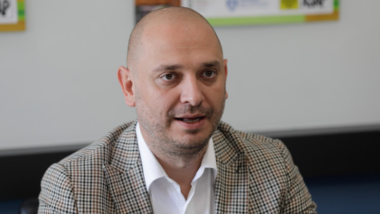 Cum ii raspunde Radu Mihaiu lui Robert Negoita: Domnul Negoita tot business din bani publici vrea sa faca Imagine