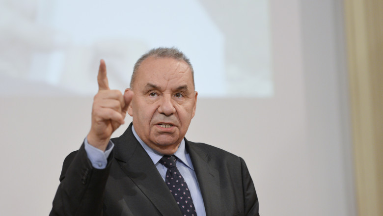 Cum isi motiveaza A. Marga demisia de la ICR Imagine