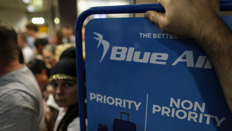 Cum isi pot recupera banii cei care au cumparat bilete de la Blue Air. Precizarile Ministerului Turismului Imagine
