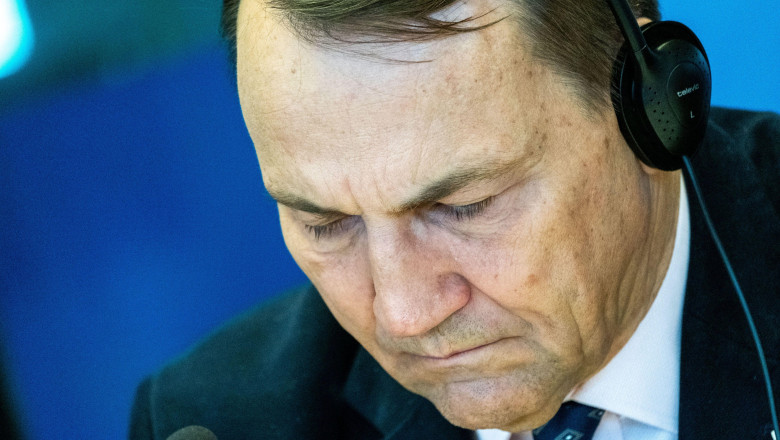 Cum l-a sunat Radoslaw Sikorski pe Keith Kellogg pentru a debloca armele pentru Ucraina: „Putin isi bate joc de eforturile de pace” Imagine