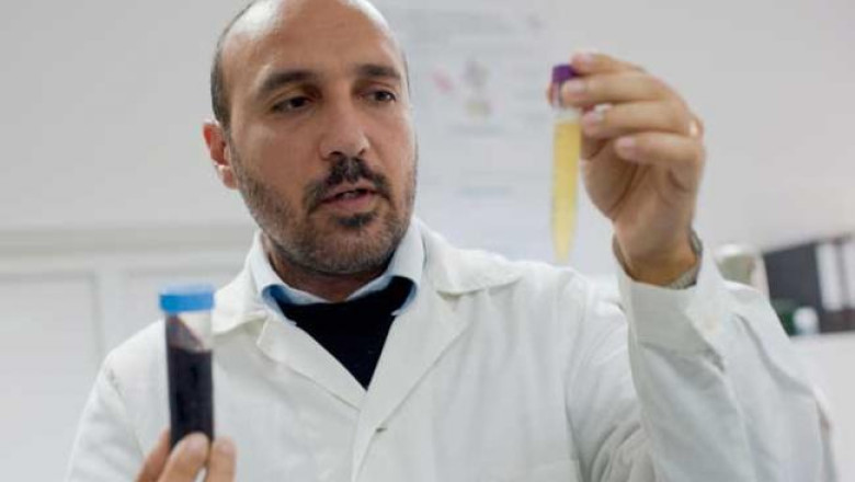 Cum obtin romanii care au creat sange artificial bani pentru proiect. Prima platforma autohtona de crowdfunding, lansata la UBB Cluj Imagine