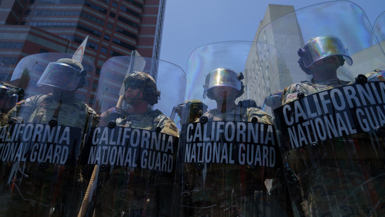 Cum profita Donald Trump de protestele din Los Angeles pentru o demonstratie de forta militara pe teritoriul SUA (CNN) Imagine