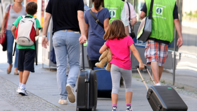 Cum sa nu cazi prada hotilor, in vacanta din strainatate. Sfaturile unui ofiter de politie Imagine
