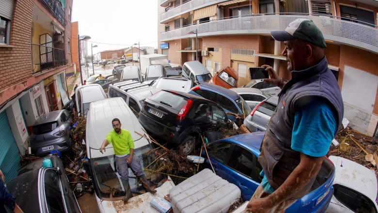 Cum se raspandesc online teoriile conspiratiei referitoare la inundatiile catastrofale din Spania Imagine
