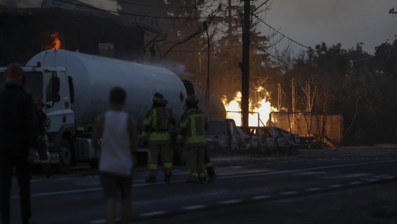 Cum se scuza politistii din Dambovita dupa explozia din Crevedia: Nu am primit nicio sesizare ca ar fi ceva in neregula Imagine