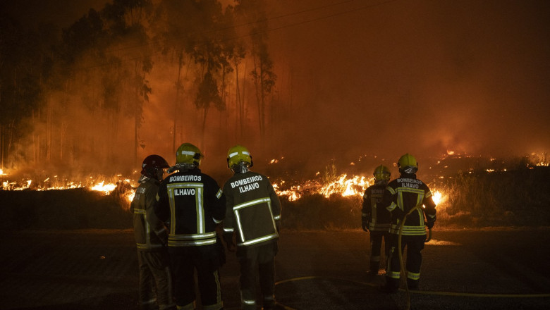 Cum se vad din satelit zecile de incendii de padure din Portugalia. Cel putin sapte oameni au murit, mii de pompieri lupta cu flacarile Imagine
