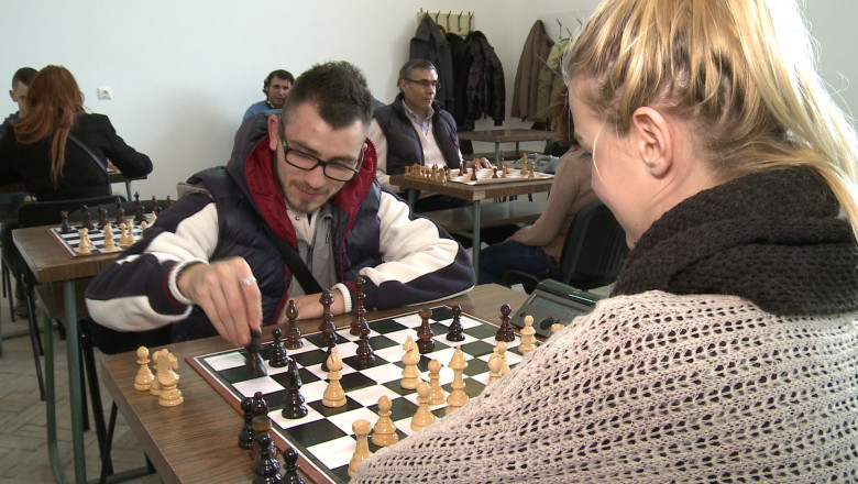 Cursuri de sah pentru chiulangii de la sport Imagine